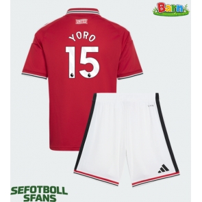 Manchester United Leny Yoro #15 Hemmaställ Barn 2026-27 Kortärmad (+ Korta byxor)